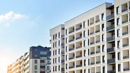 Fototapeta premium Modern architecture of urban residential apartment building. Apartment building exterior, residential house facade.