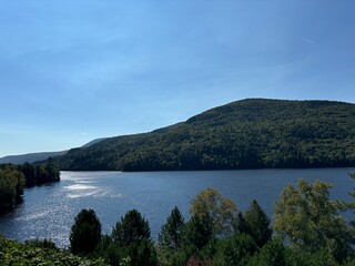Obraz premium lake in the mountains of Maine