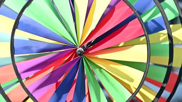 Rehilete de colores girando con el viento