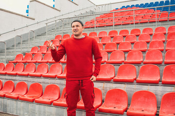 Coach expresses strong criticism towards players during practice in empty stadium