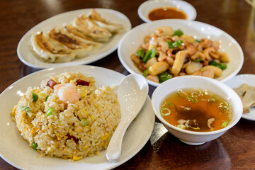 中華料理、町中華、チャーハン、ギョウザ、鶏肉とカシューナッツの炒め