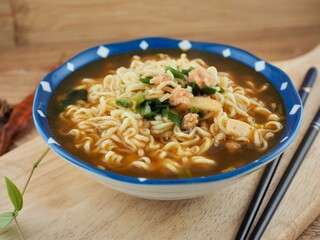 아시아 음식 라면, 즉석 국수