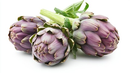 Obraz premium Fresh Purple Artichokes Arranged With Green Leaves Against a White Background