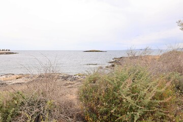 Blick auf die Küstenlandschaft des Mittelmeeres bei Palma de Mallorca