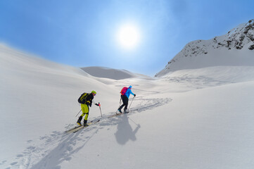 Walk in the mountains with sealskin and ski mountaineering