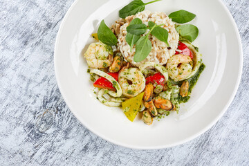 rice with shrimps and vegetables