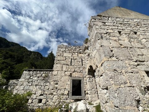 Trdnjava Predel (Pa&szlig;sperre Predil, Depot Oberbreth, Depot Predil), Log pod Mangartom, Slovenija - Fortification Predel, Slovenia - Fortificazione sul Predel