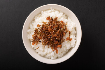 鮭フレークとちりめんじゃこのふりかけご飯　