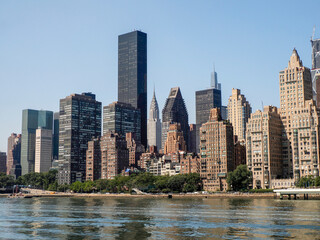 Fototapeta premium new york manhattan skyscrapers building view from Roosvelt island