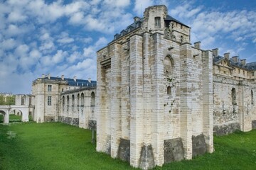 Fototapeta premium Beautiful medieval castle of Vincennes in France under the blue sky
