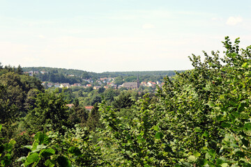 Blick vom Wanderweg Traumschleife Werbelner Geschichteweg auf den Ort Werbeln im Landkreis...