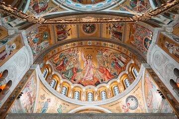 Obraz premium Ornate church ceiling with religious frescoes
