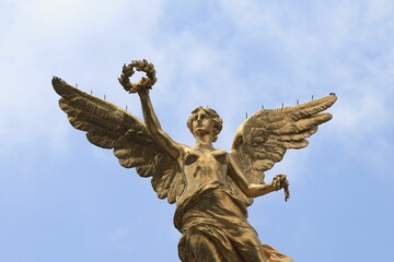 Obraz premium Angel of Independence sculpture in Mexico City, a cultural icon for celebrations and national events