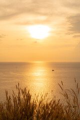 Naklejka premium sea with sunset