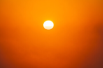 nascer do sol no alto do pico da Bandeira, na cidade de Alto Caparaó, Estado de Minas Gerais, Brasil