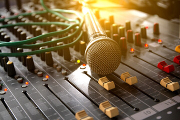 Microphone selection in recording studio