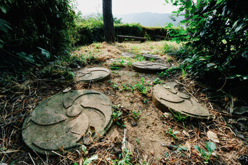 바람개비 문향의 받침돌들