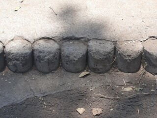 Stones arranged in a row in a forest, Piedras acomodadas en fila en un bosque 534