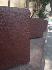 Planters on the path, Jardineras en el camino 650