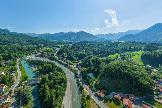 Marquartstein in den Chiemgauer Alpen in Oberbayern von oben, Blick in Tal der Tirolen Achen