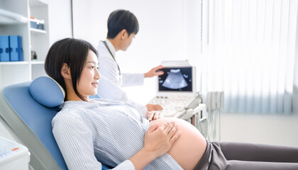 Fototapeta premium エコー検診する妊婦さん