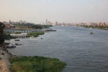 Obraz premium The Nile before sunset showing cairo