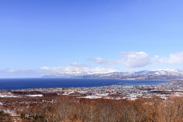 北海道岩内町、観音山にある円山展望台からの眺め【3月】