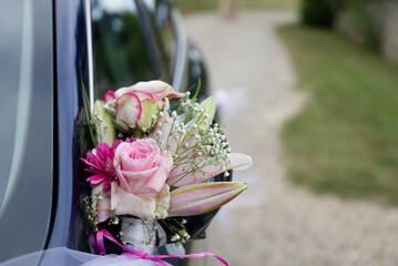 décoration florale, rétroviseur, voiture, décoration voiture, décoration voiture mariage, mariage, bouquet, fleur,