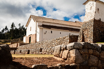 Monumentos arqueológicos de Chinchero