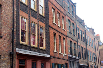 Fassaden von Altbauten im London East End