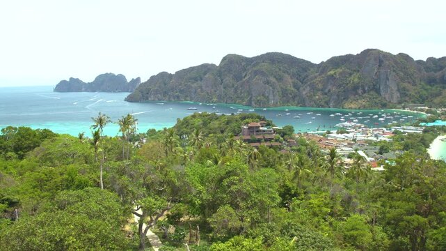 Vue panoramique de Ko Phi Phi depuis le 3e point de vue