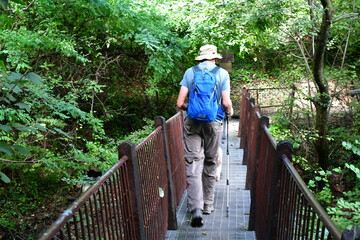 Mann wandert in S&uuml;dtirol 