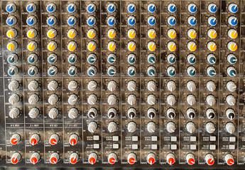 Dynacord CMS 1600: Compact Mixing System with Colorful Knobs