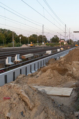 Bahnsteigerneuerung an einem Bahnhof