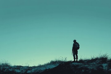 Obraz premium Solitary Warrior: Minimalist Depiction of a Lone Soldier in a War Setting