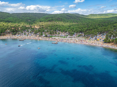 G&ouml;k&ccedil;etepe Nature Park, located on the shores of the Saros Gulf, is a favorite among those who enjoy camping and caravanning with its beaches nestled within forests
