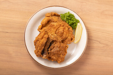 骨付きフライドチキン（岩手県産　いわい鶏）