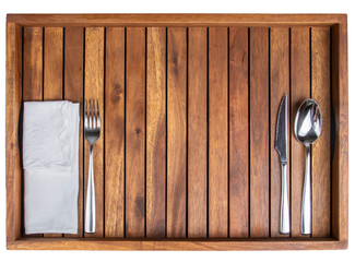 Bandeja de madera con cubiertos de acero inoxidable y servilleta