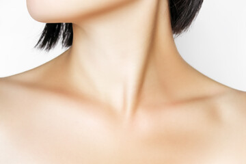 woman turns her head and shows her sternocleidomastoid muscle