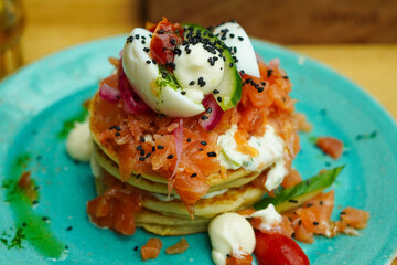 Smoked salmon pancakes with crème fraîche