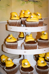 Bumble bee cupcakes