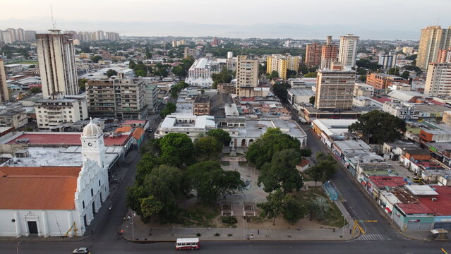 Vista A&eacute;rea de la Plaza Girardot de Maracay, Venezuela.