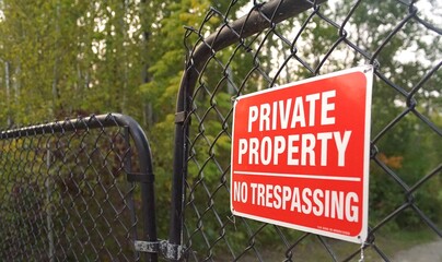 no trespassing sign, private property sign 