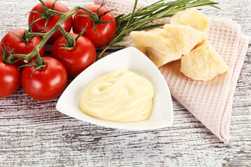 Cheese sauce in the bowl