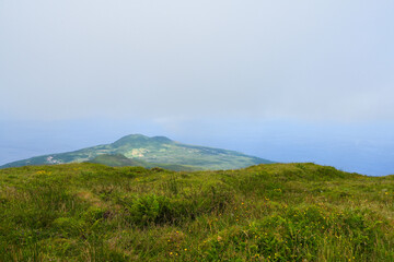 blick &uuml;ber die vulkanische K&uuml;ste von Faial