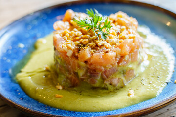 Cured salmon tartar with 