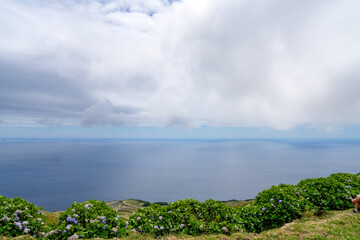 blick über die küste der insel são miguel nach süden
