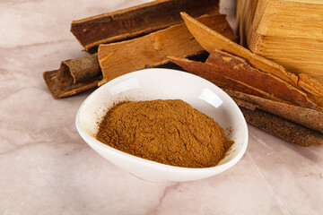Natural Cinnamon powder with sticks