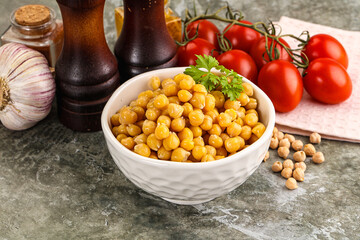 Canned chickpea in the bowl