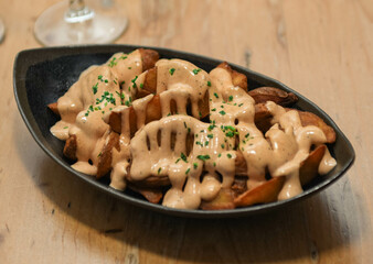 Una deliciosa versión de las clásicas patatas picantes españolas